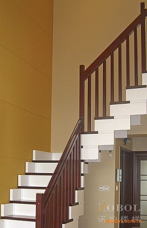 上海实木高档别墅橡胶木烤漆楼梯