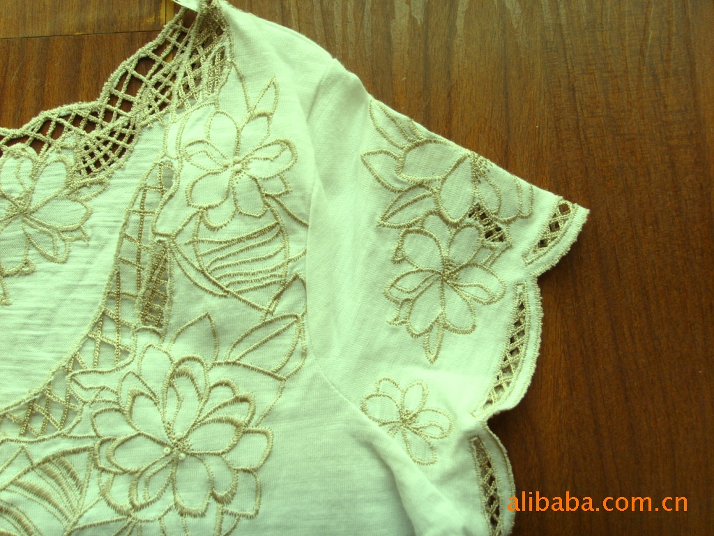 衣片水溶绣花加工 也可以用热熔膜刺绣