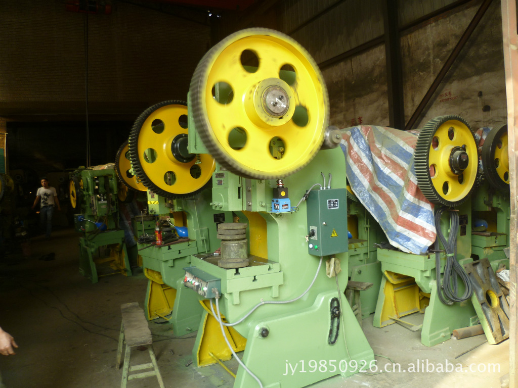 厂家供应[定制]35吨普通冲床