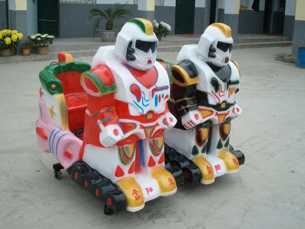 批发销售塑胶彩灯变形金刚 摇摆机欢迎选购