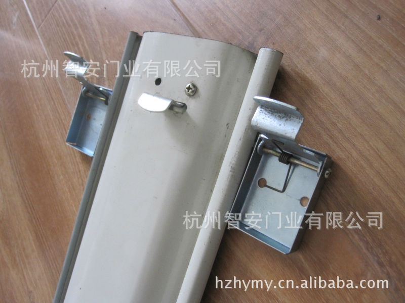 抗风门,抗风卷帘门,抗风卷闸门,卷帘门,抗风门设备