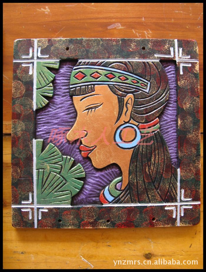 纯手工彩色板刻装饰 民族工艺品 家居板刻饰品 木刻招牌