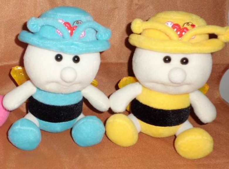 洋洋7寸带帽蜜蜂毛绒玩具 挂件 节日礼物 热销产品