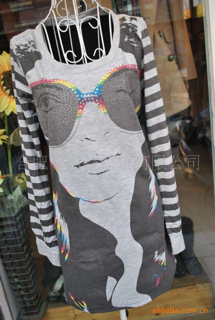 日单semanticdesign条纹拼接袖大眼睛亮钻美女图案t恤 长袖 50.00,48.