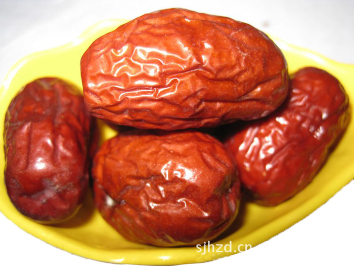 若羌红枣个大美观,椭圆形,晒干为深红色【新疆特产--若羌栆】