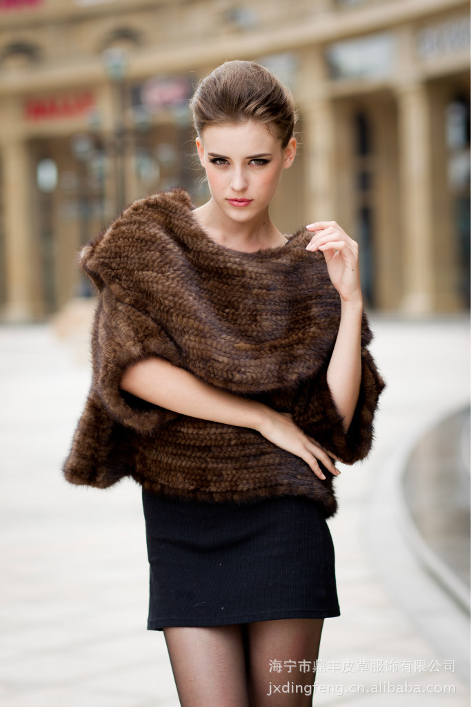 海宁中国皮革城 丰诗缦 2011新款水貂编织套头皮草