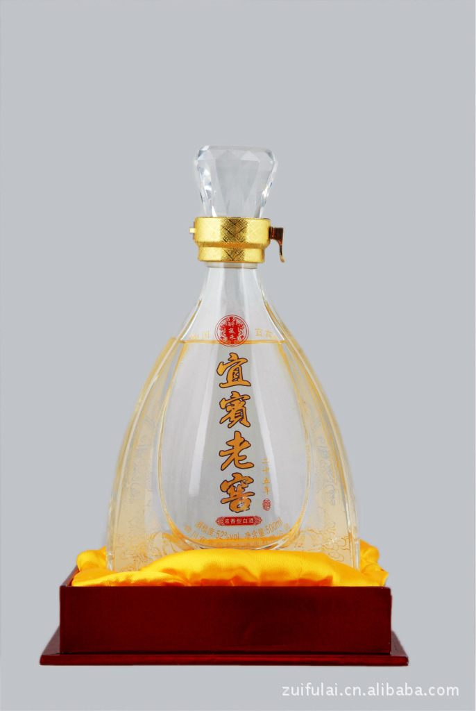 四川省宜宾醉复来宜宾老窖25年陈酿浓香型白酒