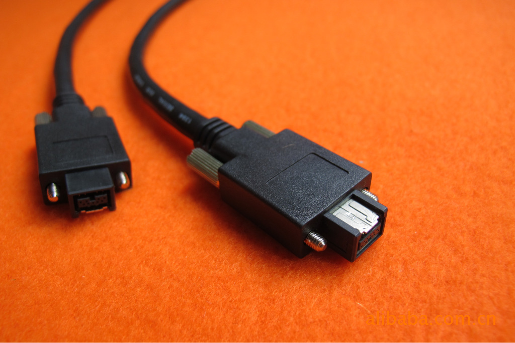 m3的螺钉固定,与sony, pointgrey, basler,ni等1394b接口产品完全兼容