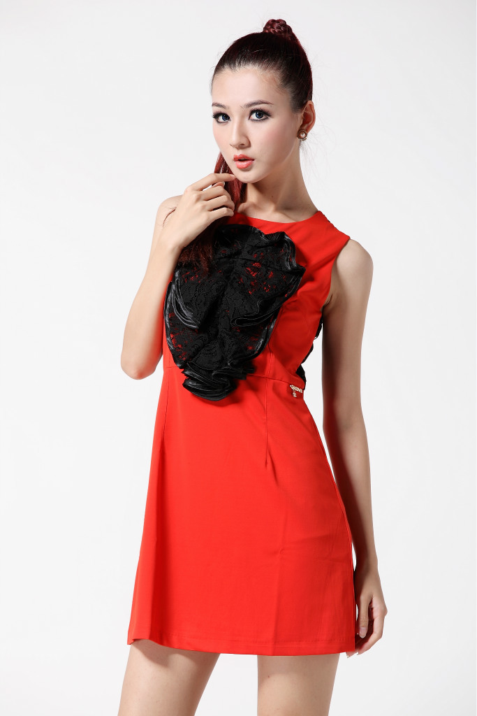 夏款2012新款 香奈儿经典款 时尚潮流红黑两色蕾丝拼接扎花连衣裙