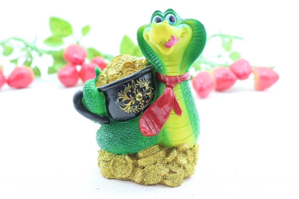 蛇年树脂工艺品摆饰卡通蛇玩具摆件蛇招财进存钱罐筒2013新年礼物图片