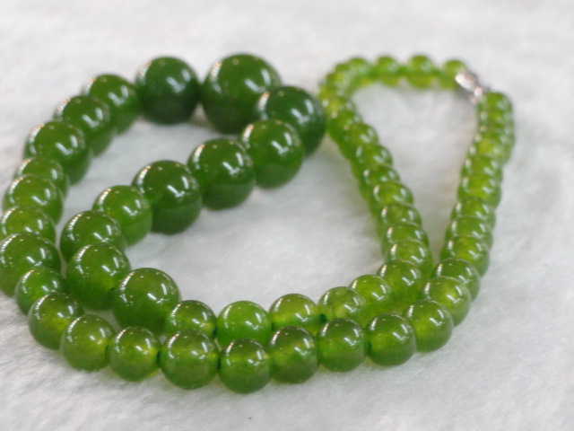 高档橄榄绿玉石项链厂家让利直销