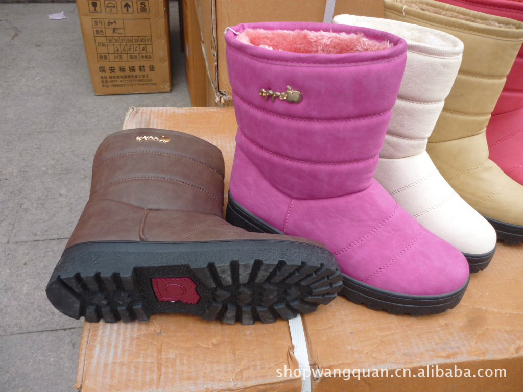 厂家直销温州市库存鞋时尚保暖女士中筒防水雪地靴特价批发