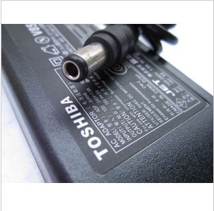 全新东芝品牌非原装 笔记本电脑适配器 笔记本电源 变压器 15v 3a