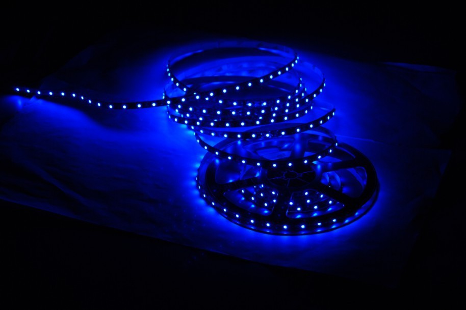 30/60/120/240灯珠smd3528 高亮度蓝色光,防水及裸板led灯带