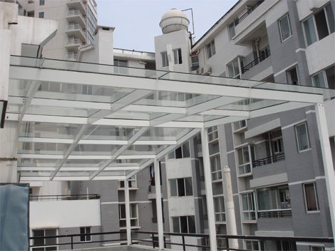 供应6 6mm点支式钢化夹胶玻璃雨棚制作安装