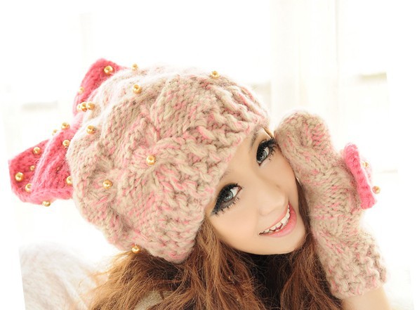 Шапочка вязаная с бантиком - 350руб.