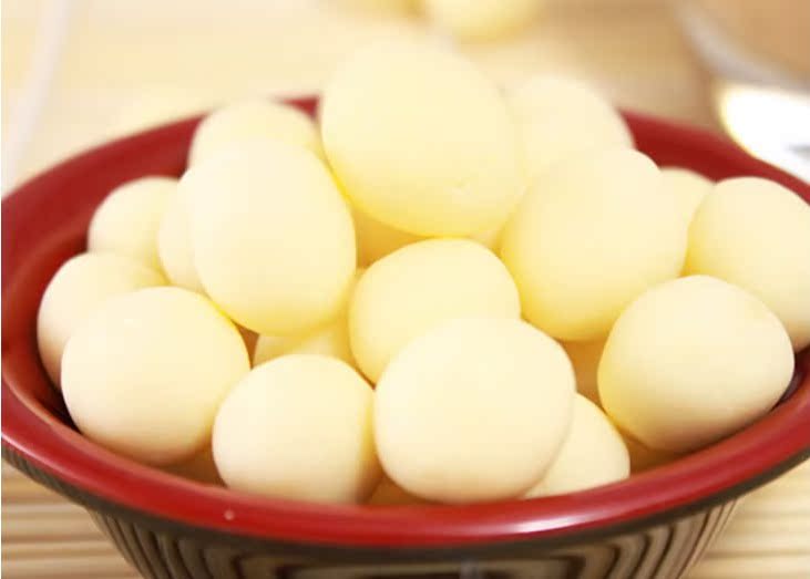 新日期内蒙古天美华乳马背奶干香蕉奶豆奶宝250g单包价(整箱50包)