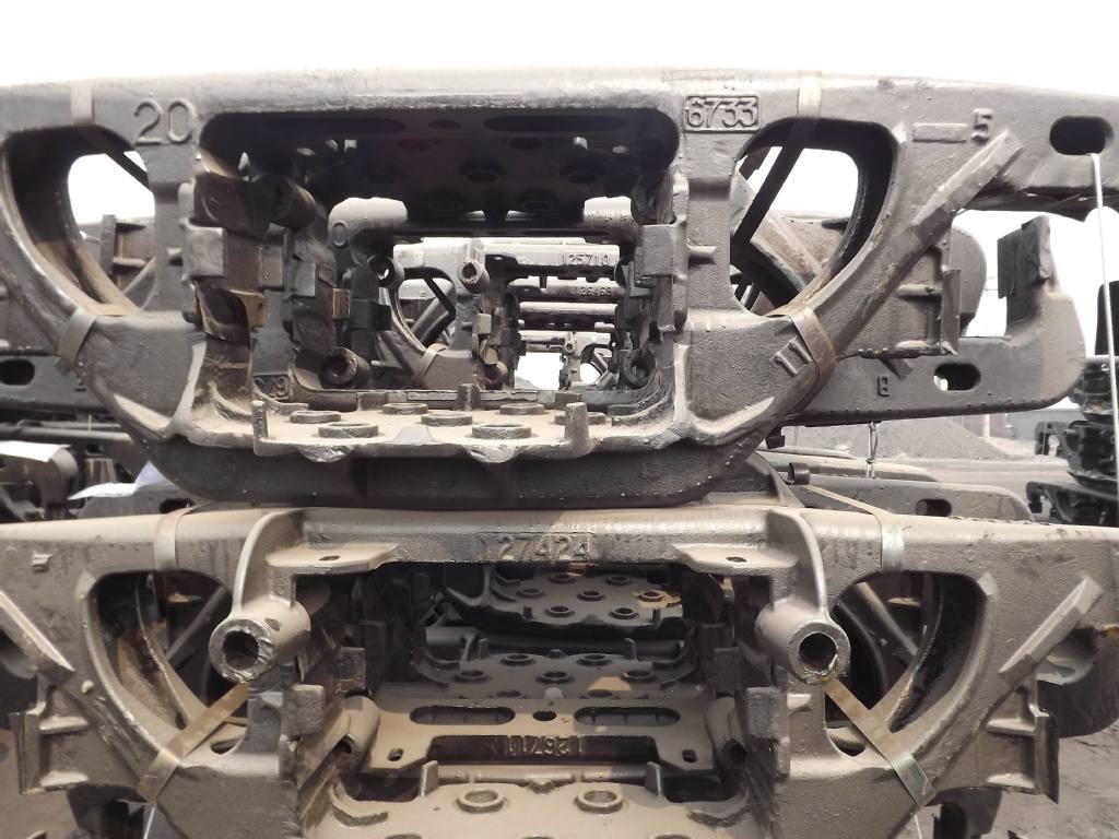 侧架,摇枕价格,我公司长期供应侧架,摇枕,型号18-1750.