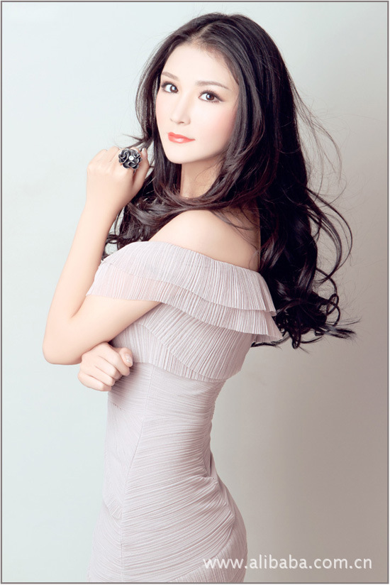 "内地版angelababy"嫩模林悦芯,喷血美图