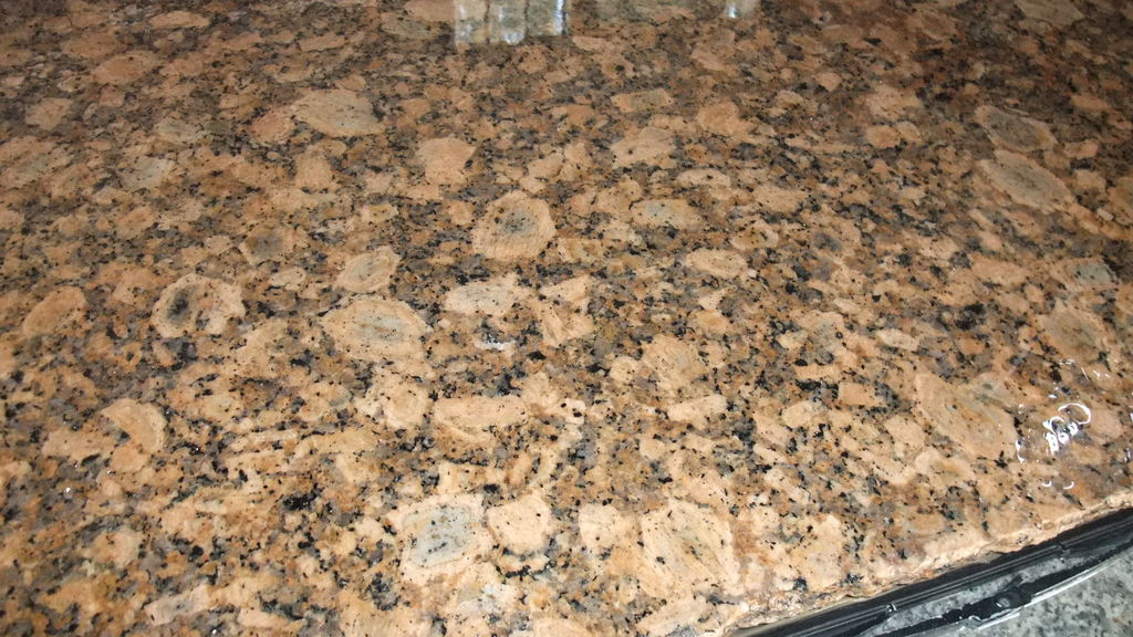 进口花岗岩~金钻麻 giallo fiorito