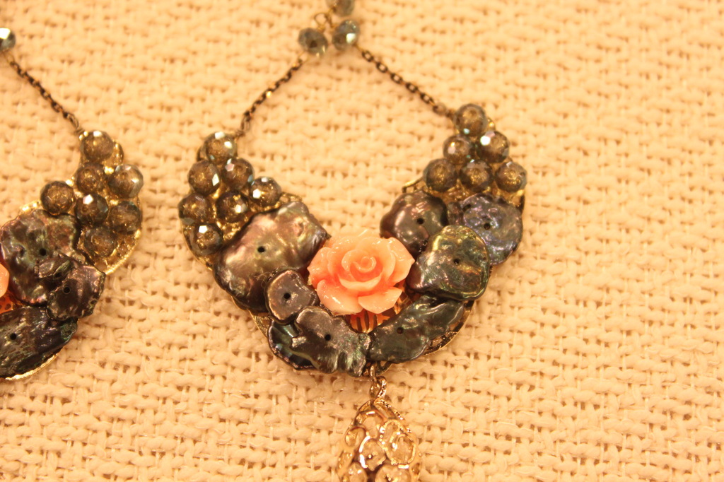 饰品批发韩国饰品布仑海姆名族风耳坠金耳环(图) 318.00,310.00元/对