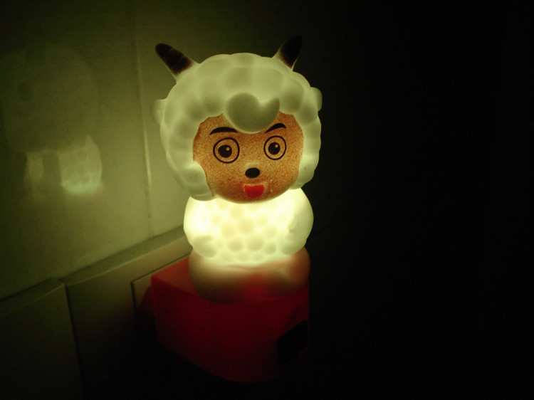 喜羊羊插电小夜灯 七彩小夜灯 梦幻电子灯 壁灯插电小夜灯床头灯