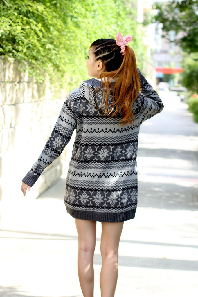 2012年 秋冬新款女装 韩版加绒加厚雪花图案时尚开衫