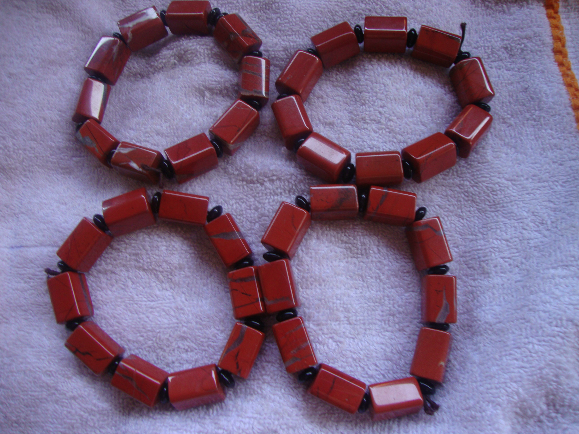 全年超低价供应鸡肝红手链天然鸡肝石红石手链