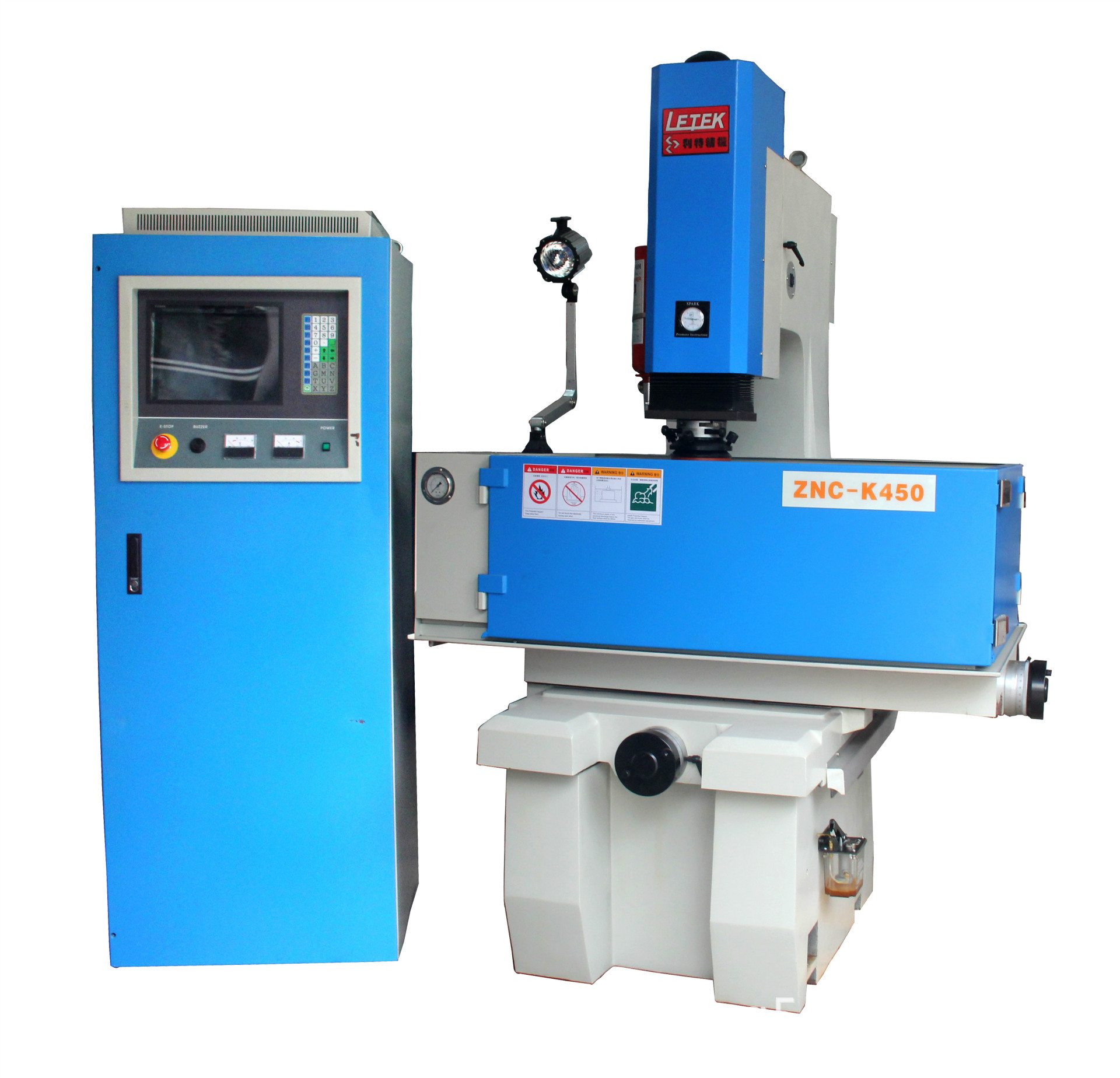 澳门新濠影汇10周年庆典灿烂盛放 联袂《Man About Town》中文版共铸年度文明盛典