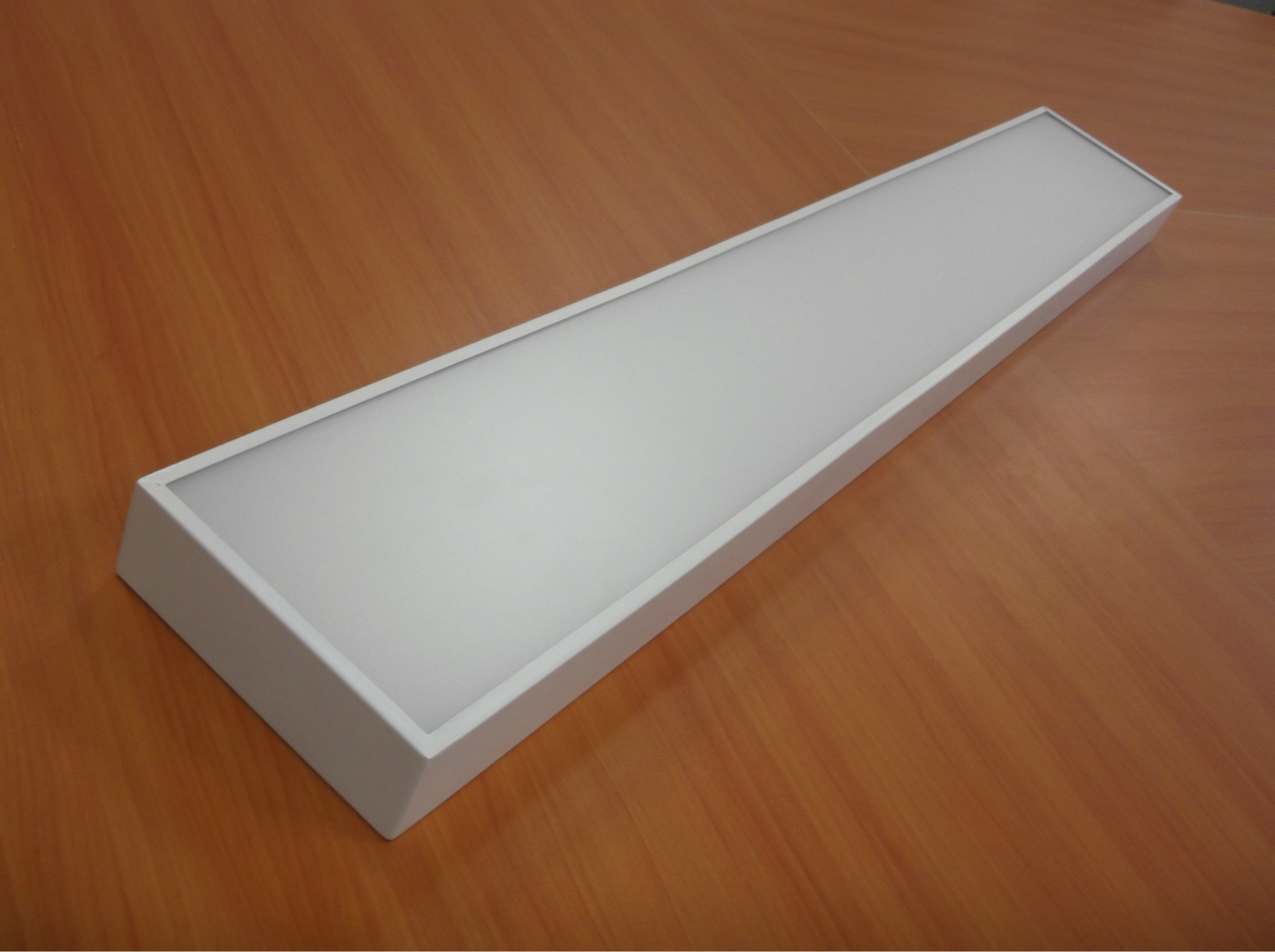 led灯盘 直下式面板灯 平板灯 新款led办公室灯具