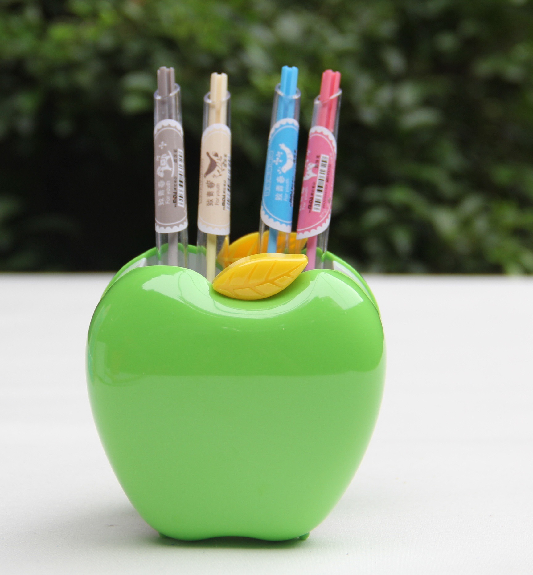 厂家直销 美达韩版时尚流行笔 圆珠笔 新品上市 6132