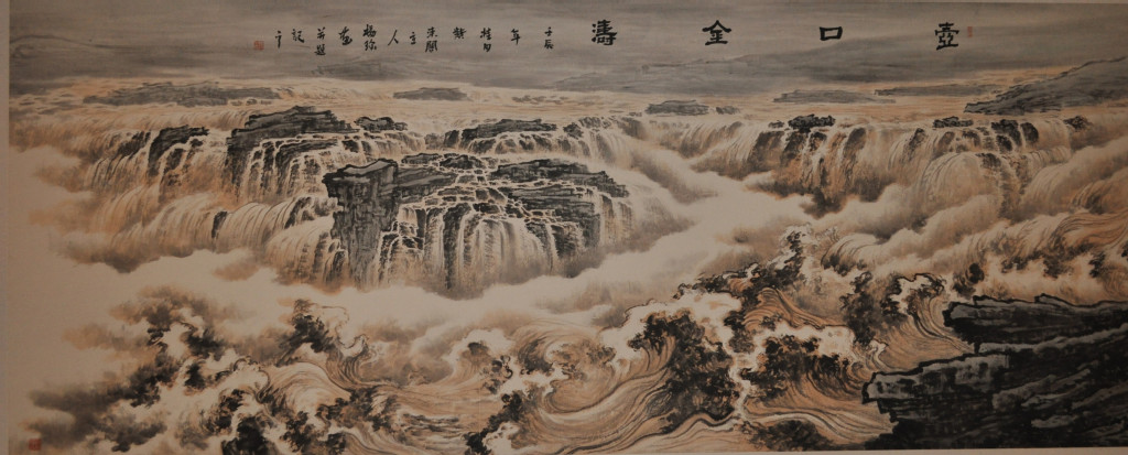 壶口锦涛这幅作品勾出了黄河壶口瀑布奔流的壮观景象,气势磅礴