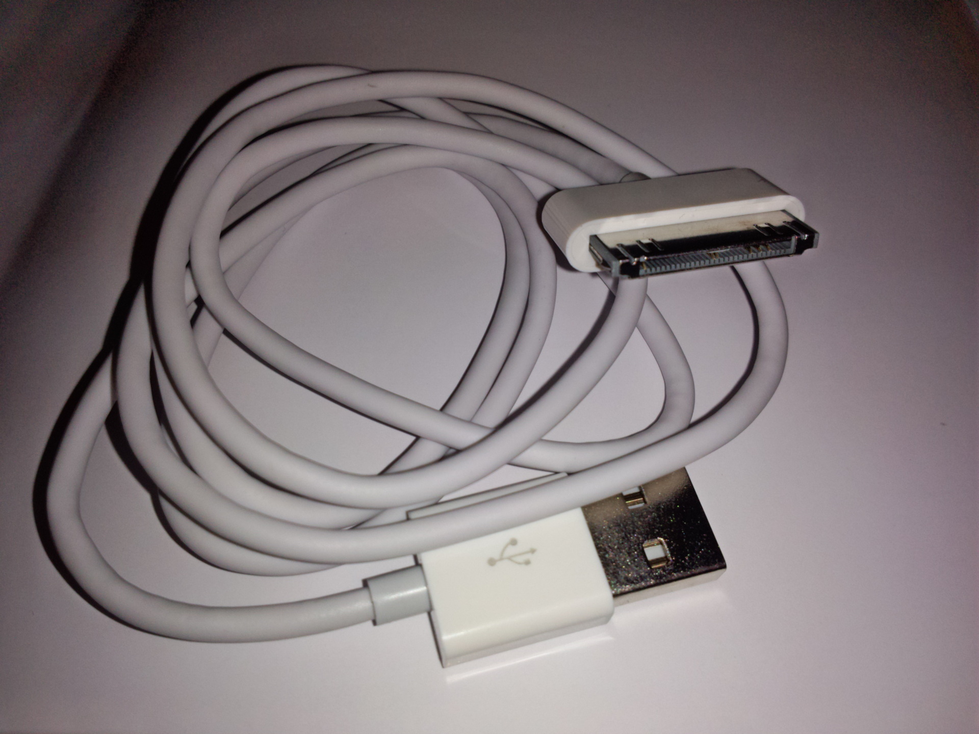 6芯苹果iphone4数据线直销批发!1m长,可充电,传输数据!