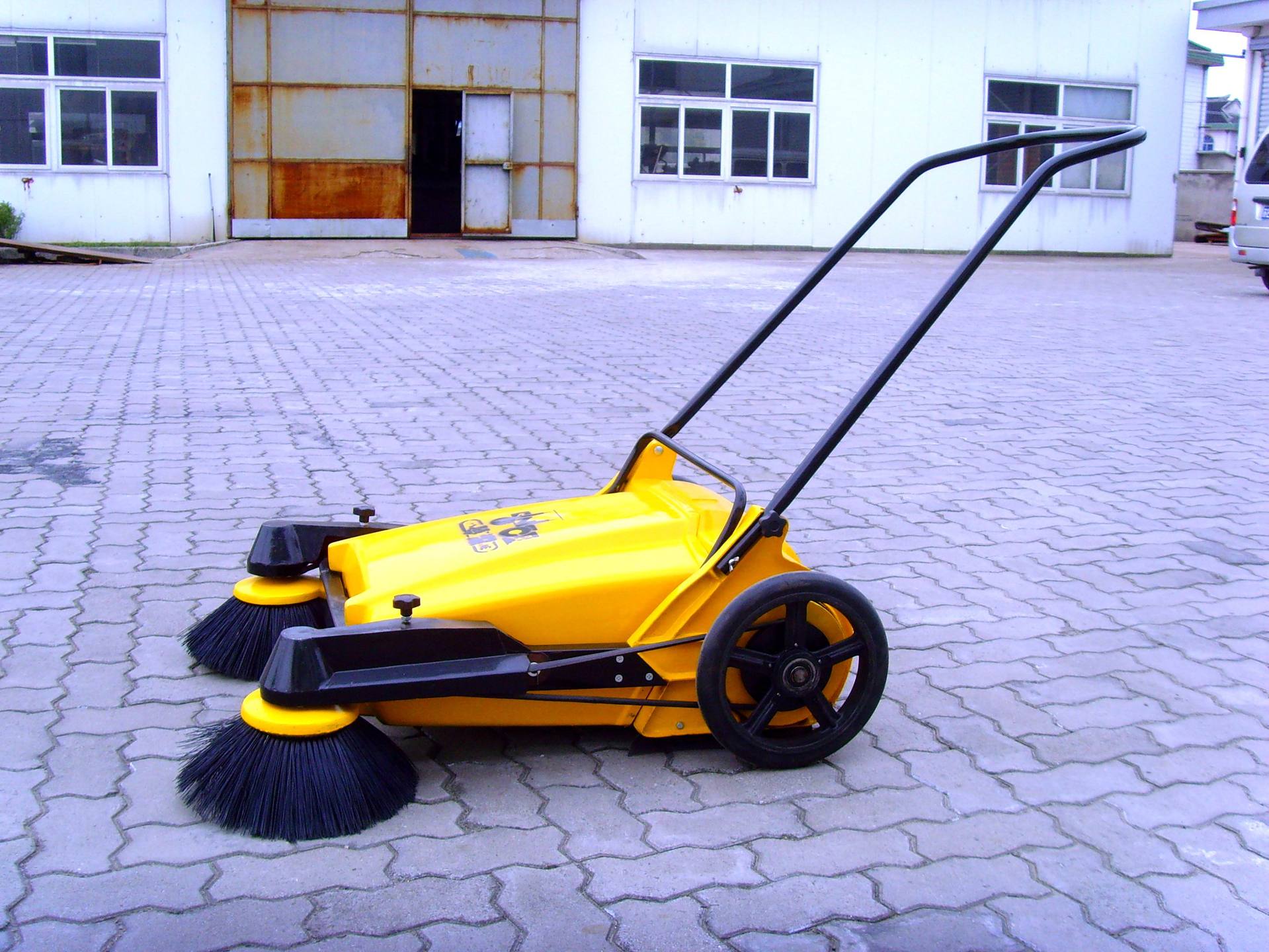 (促销价)手推式扫地机 清扫车 扫路机 道路清扫车