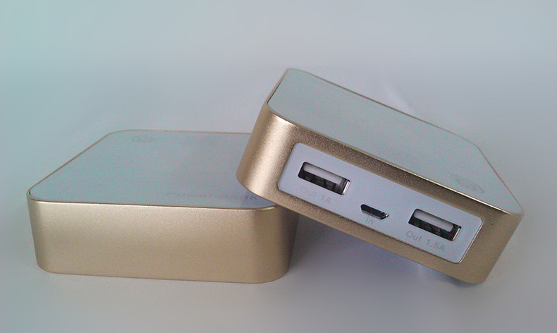 新款热销万能通用正方金属魔方电源 10000毫安带屏电量显示充电宝