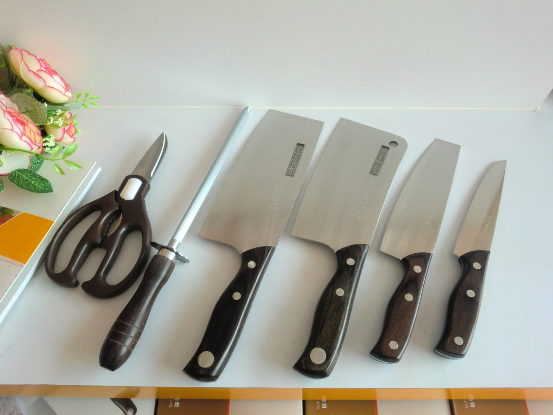 产品上市时间:2013年春 产品类别:刀具套装 品牌:十八子作 货号:s