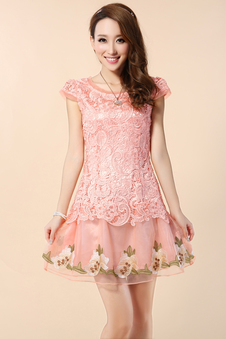 草莓花朵夏装新款品牌女装 网纱绣花修身显瘦 短袖蕾丝连衣裙