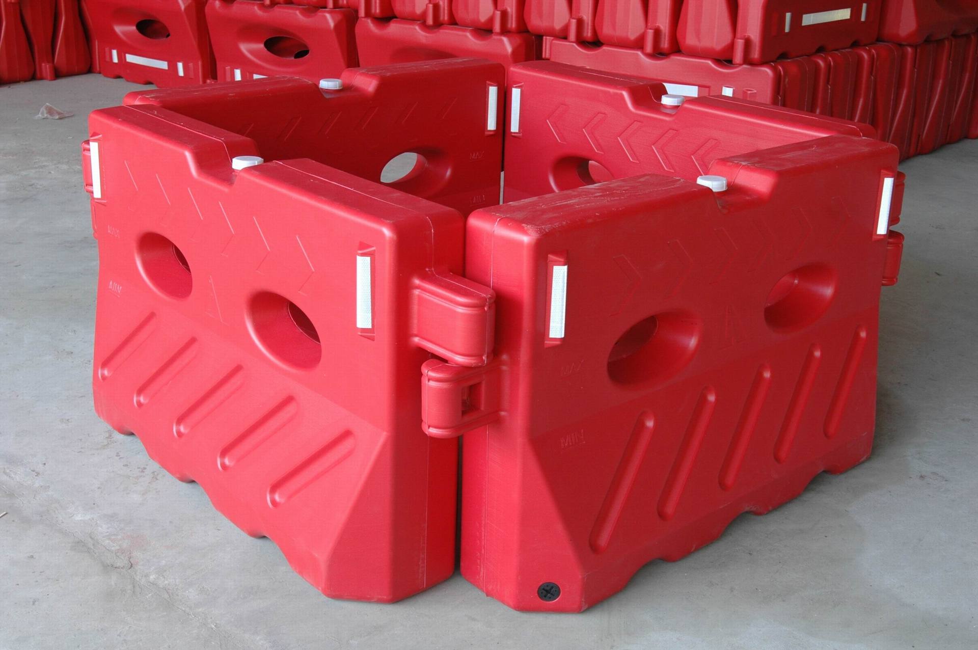 供应高速公路大水马 长1500高800 厂家直销 低价上市 绝对超值