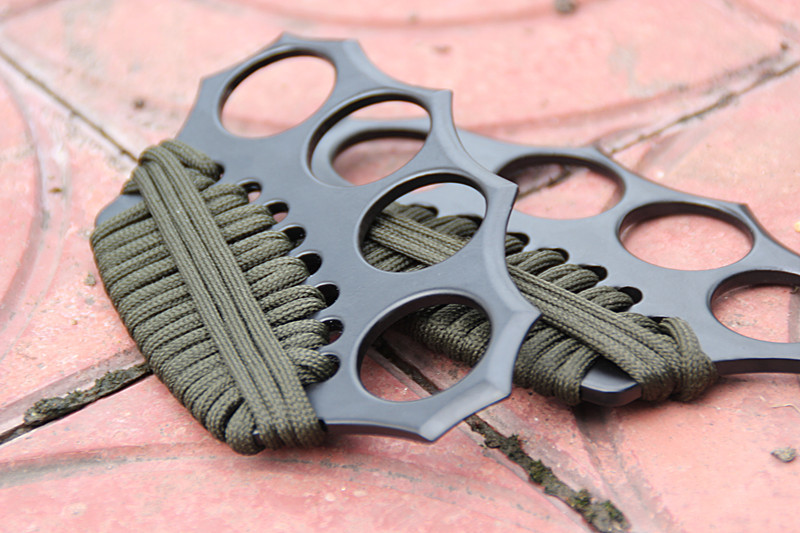 批发2013款新品 召唤者铁拳套 铁拳环 铁拳头 铁四指 防身用品