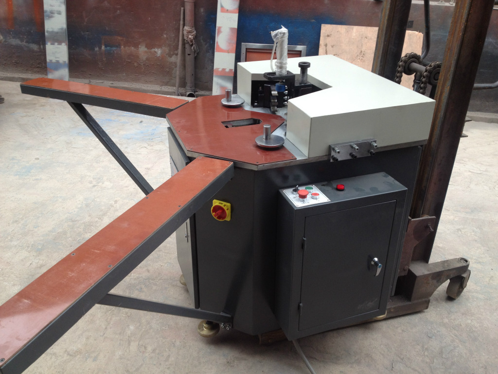 重型同步组角机用于铝合金门窗组角