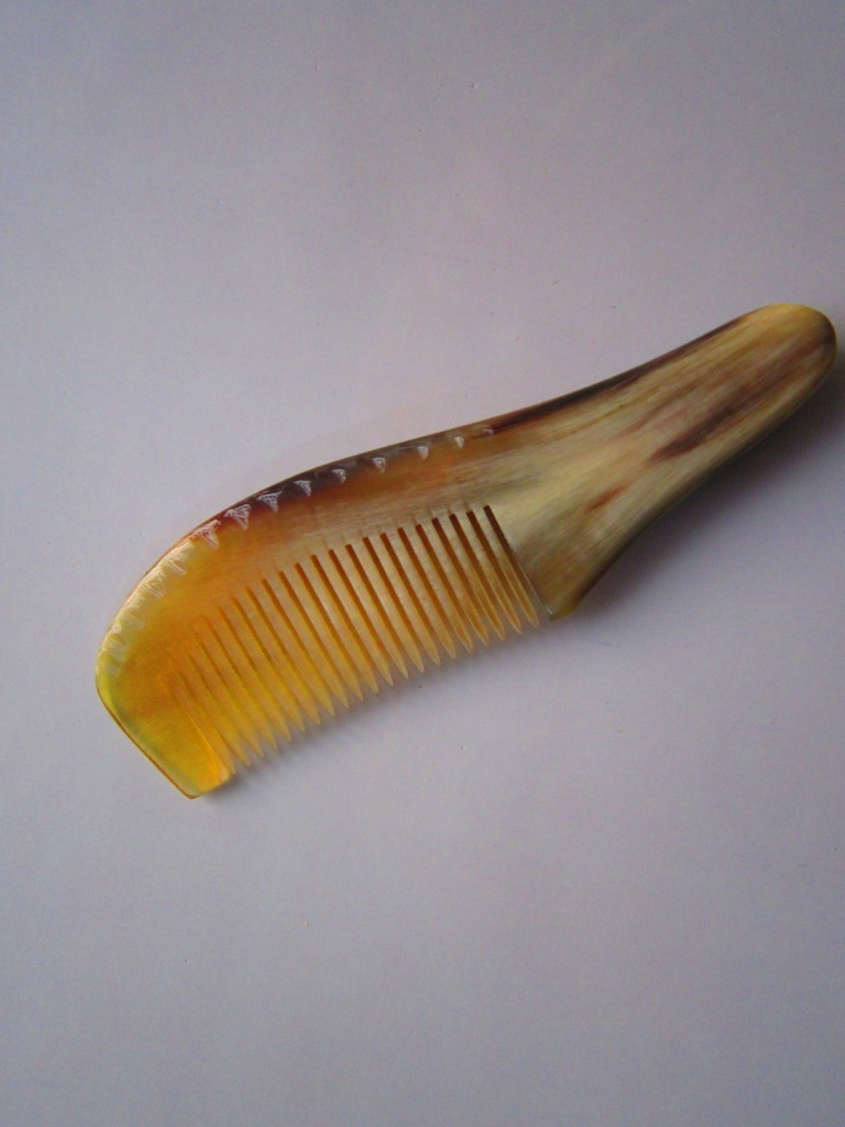 厂家直销精品小号牦牛角梳子超时尚梳子长约15厘米