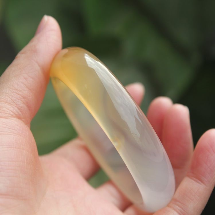 供应正品纯天然玛瑙手镯黄白玛瑙手环转运避邪礼品批发多尺寸款