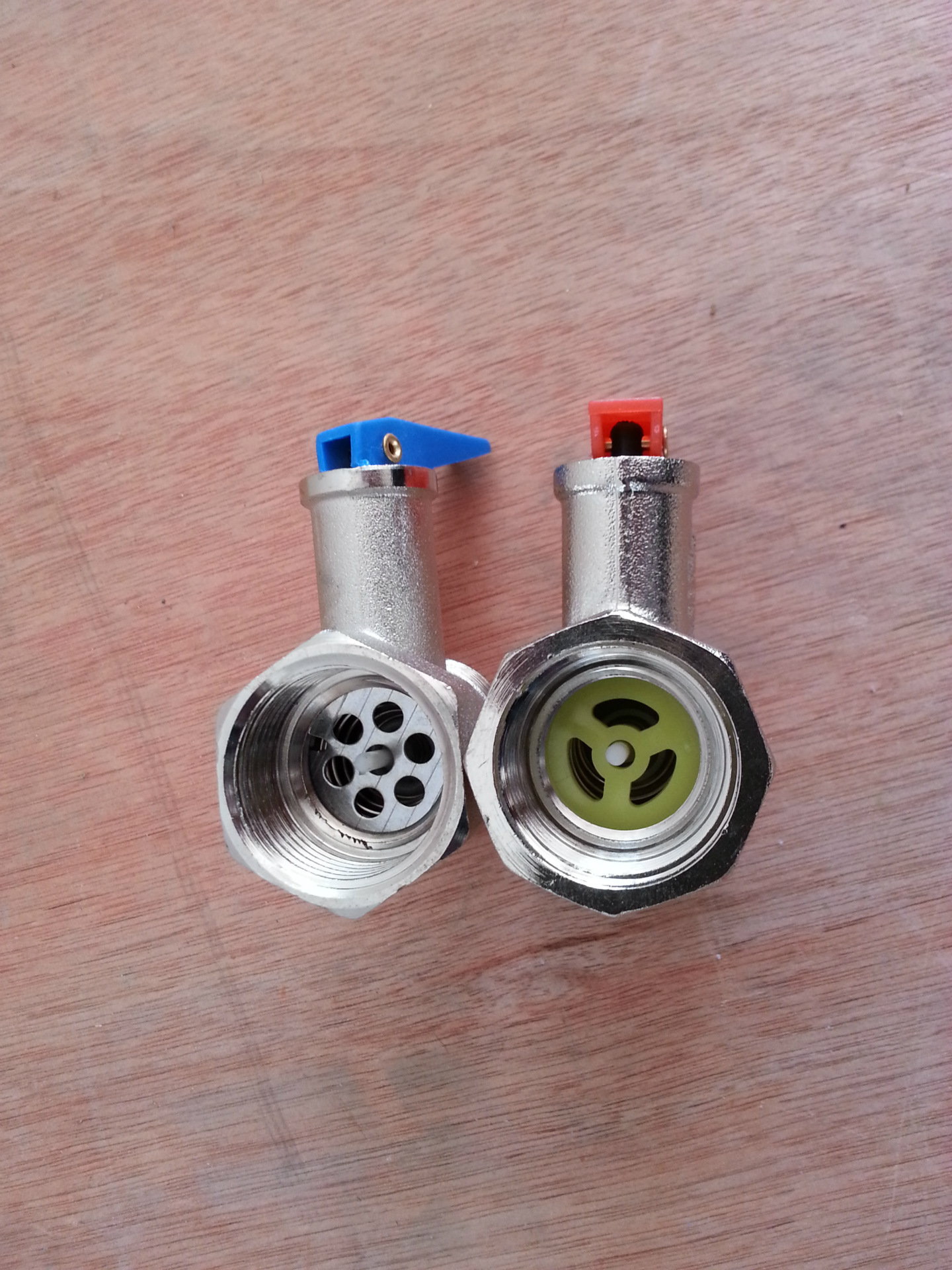 供应6分热水器安全阀(图)