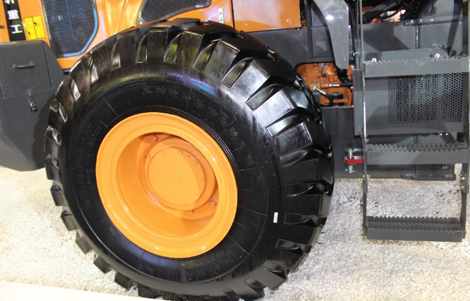 50铲车实心轮胎23.5-25装载机实心胎20.30.50铲车实心胎