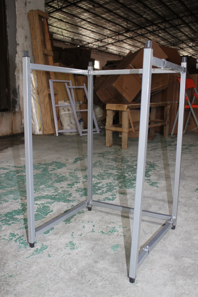 【产品展示堆码陈列,优质铁架体配加厚刨花板面板,超