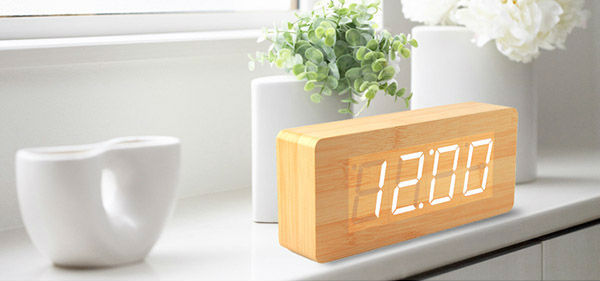 2014款led声控长方形木头钟简约闹钟电子木钟时钟静音座创意礼物