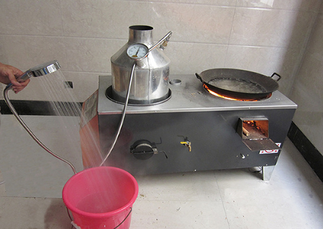 多功能节柴灶,只用柴火不用气,既能做饭又能做热水器