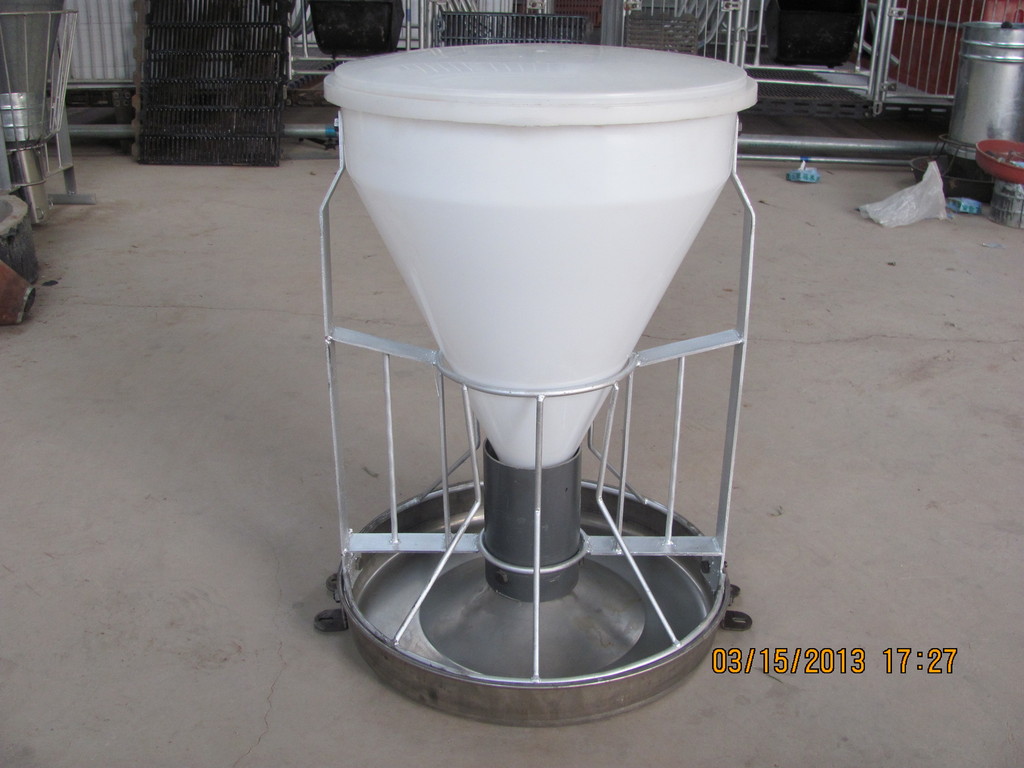 生产销售高档保育自动采食槽