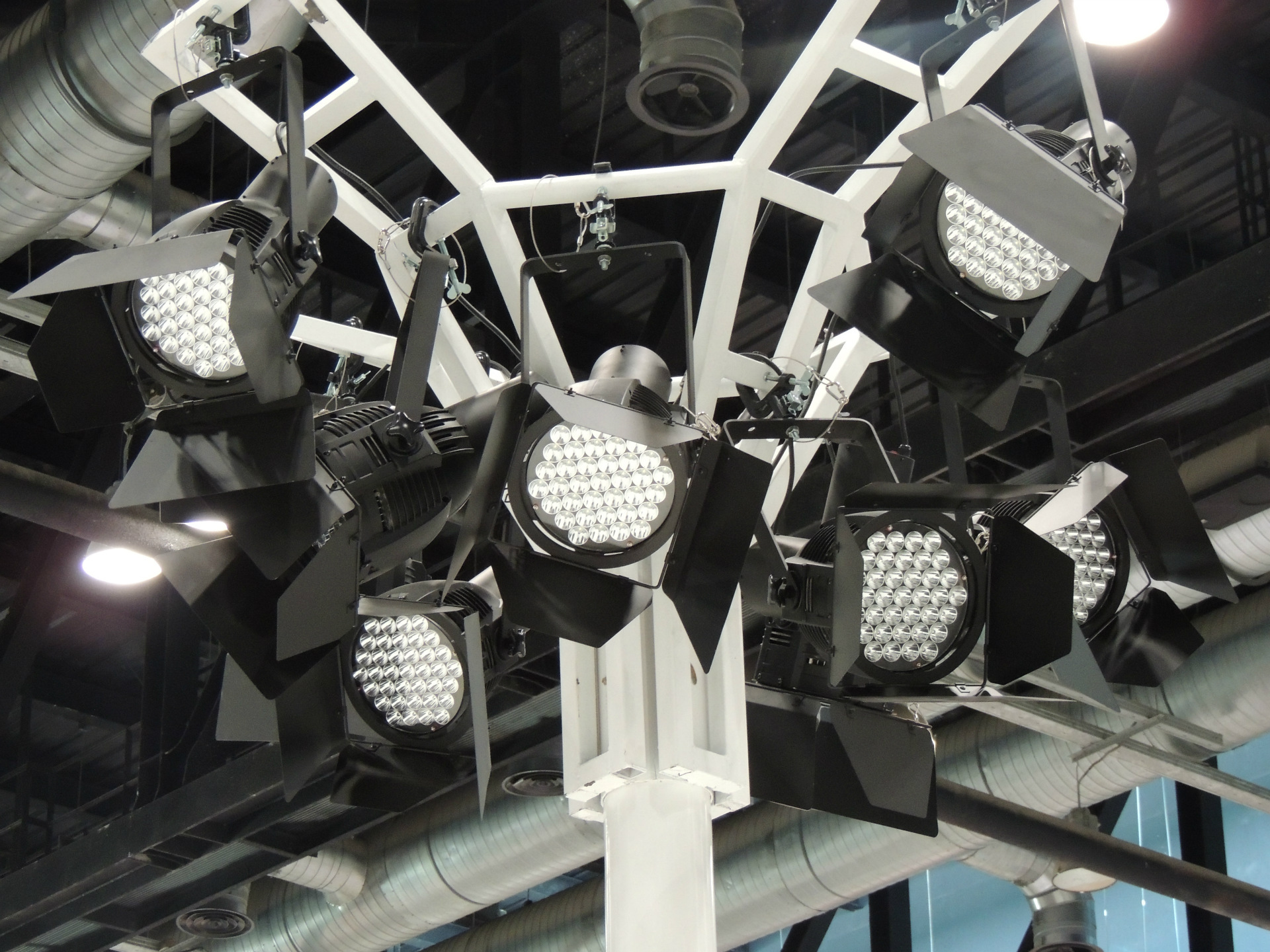 北京厂家直销专利技术产品led300w车展灯