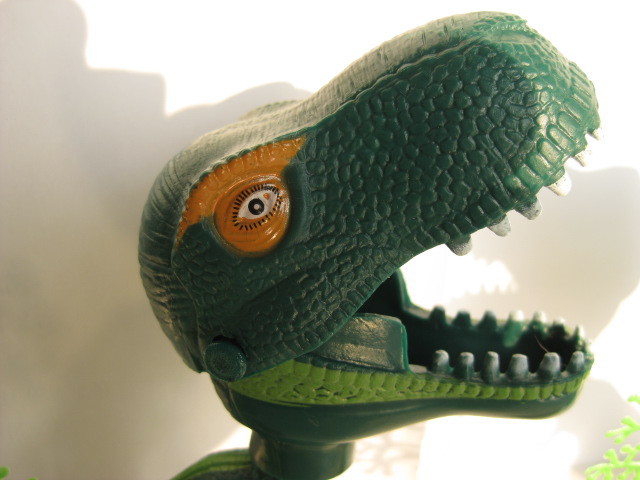 大嘴恐龙玩具修理图片